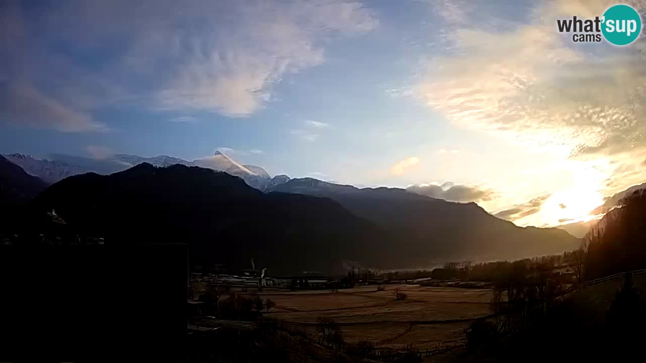 Web kamera Kobarid – slijetanje padobranom – Ozben