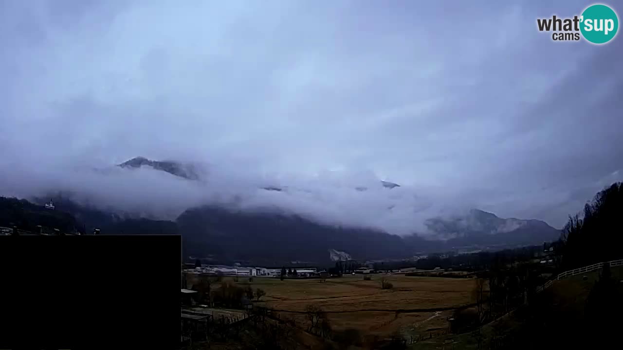 Web kamera Kobarid – slijetanje padobranom – Ozben