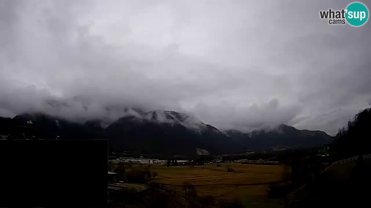 Web kamera Kobarid – slijetanje padobranom – Ozben