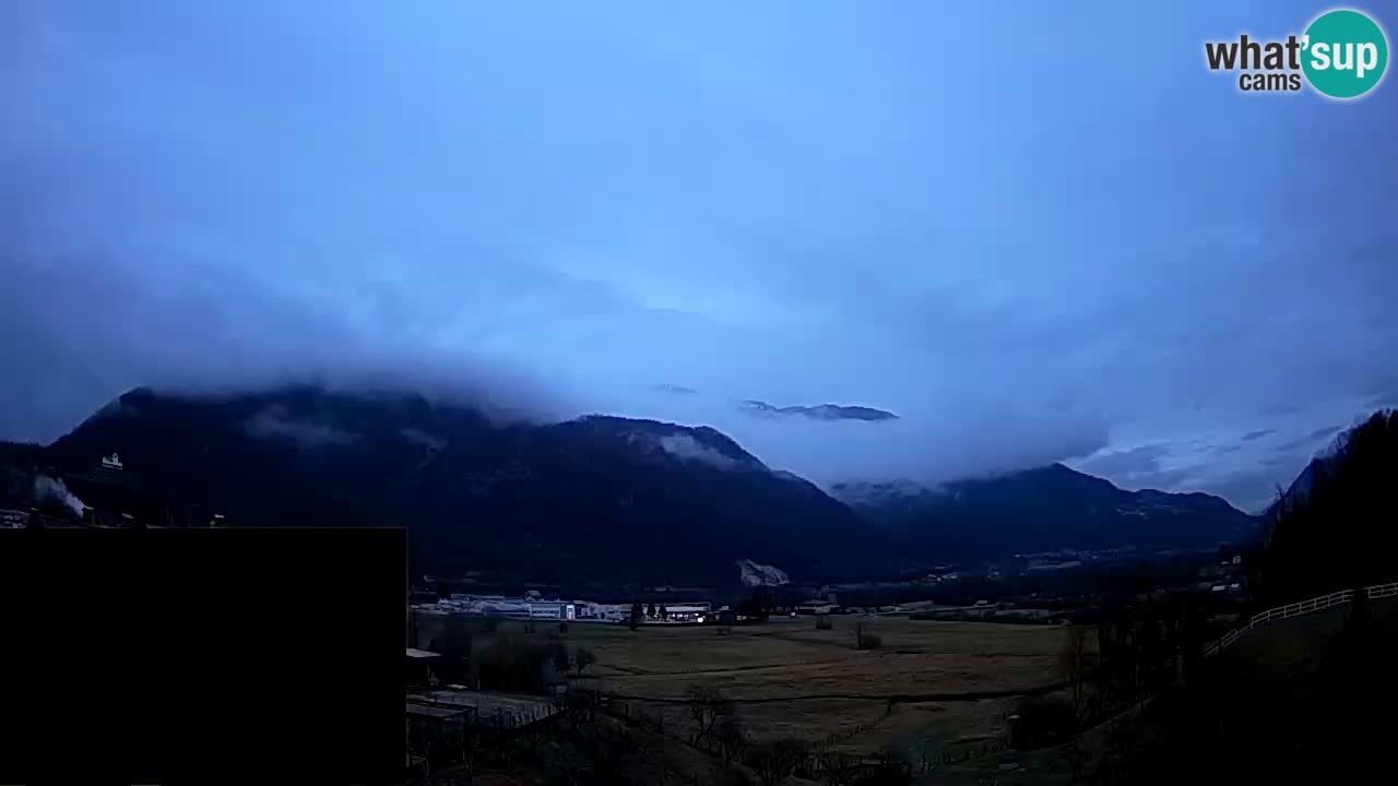 Web kamera Kobarid – slijetanje padobranom – Ozben