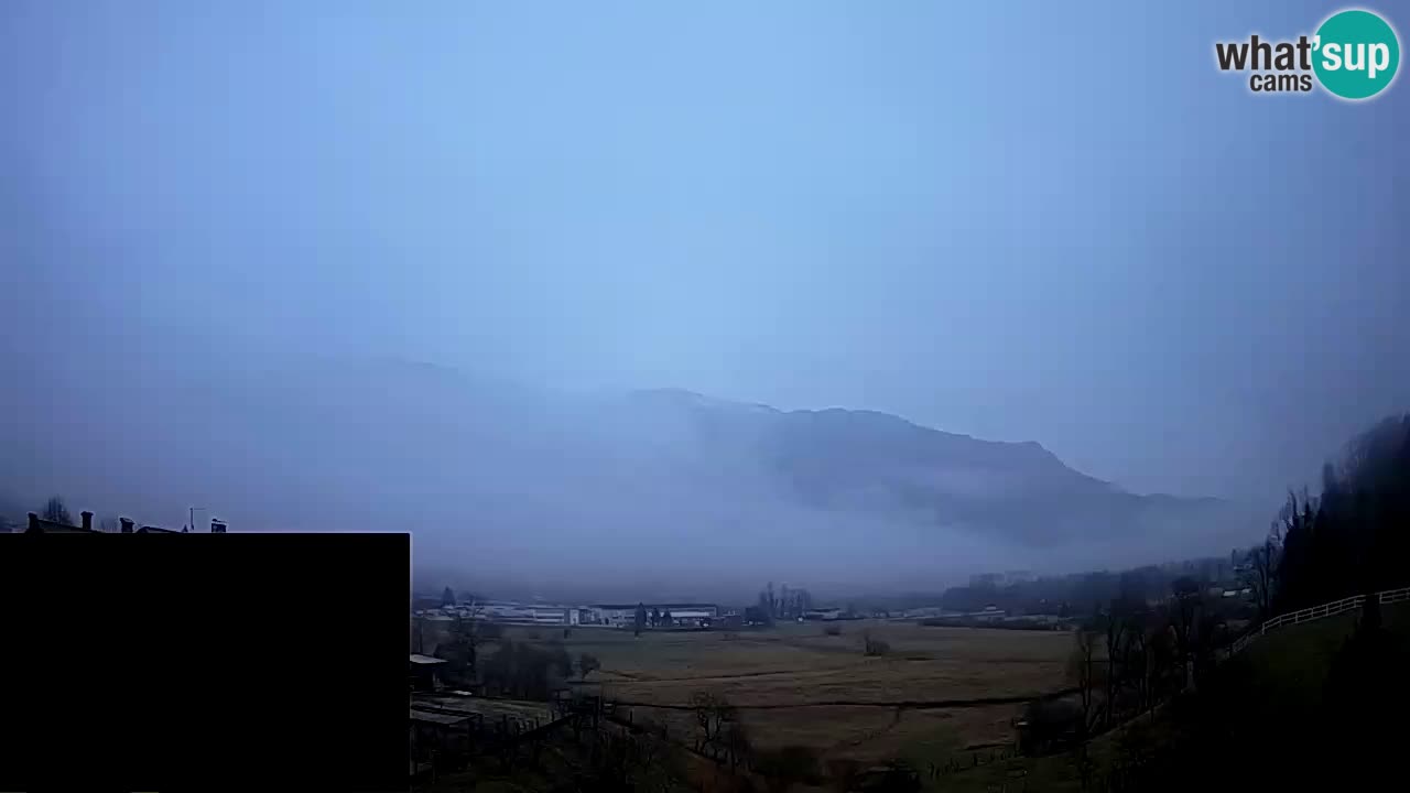 Webcam Kobarid – landing site for sailing paragliders in Kobarid with Ozben takeoff