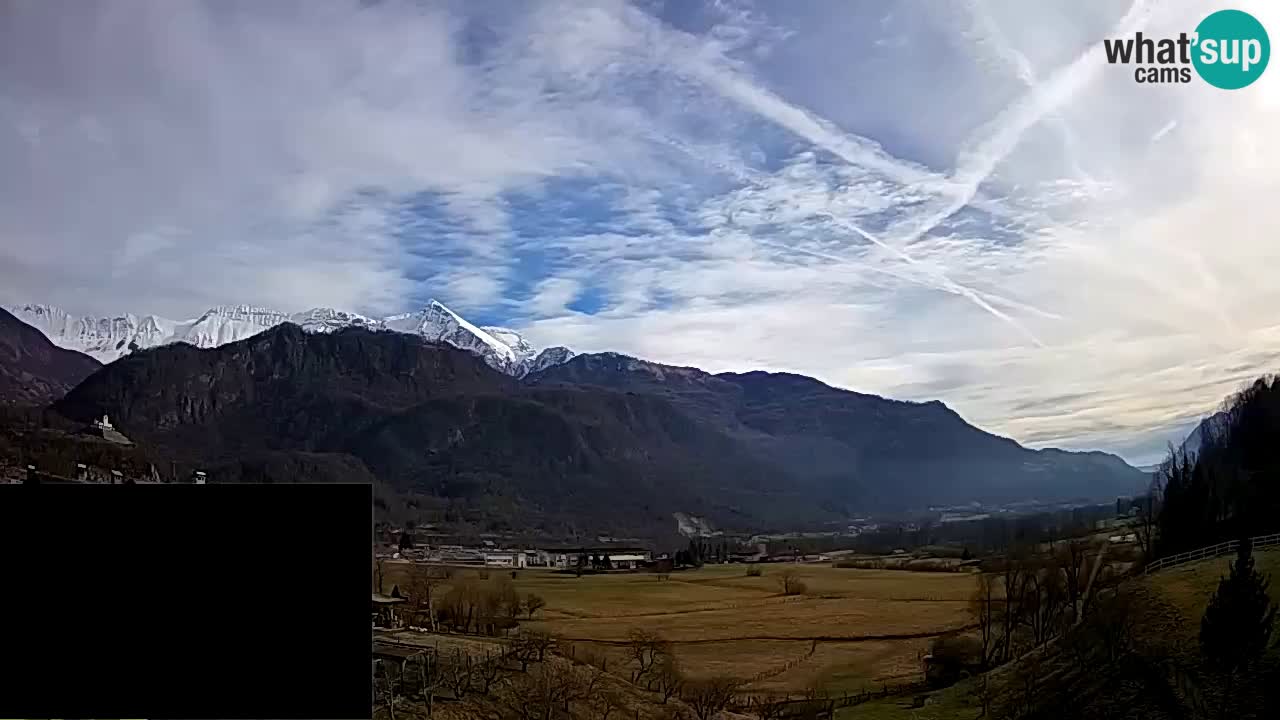 Spletna kamera Kobarid – pristajališče za jadralne padalce z vzletiščem Ozben