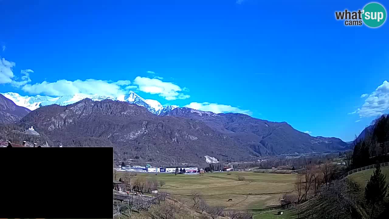 webcam Kobarid – landing site for sailing paragliders in Kobarid with Ozben takeoff