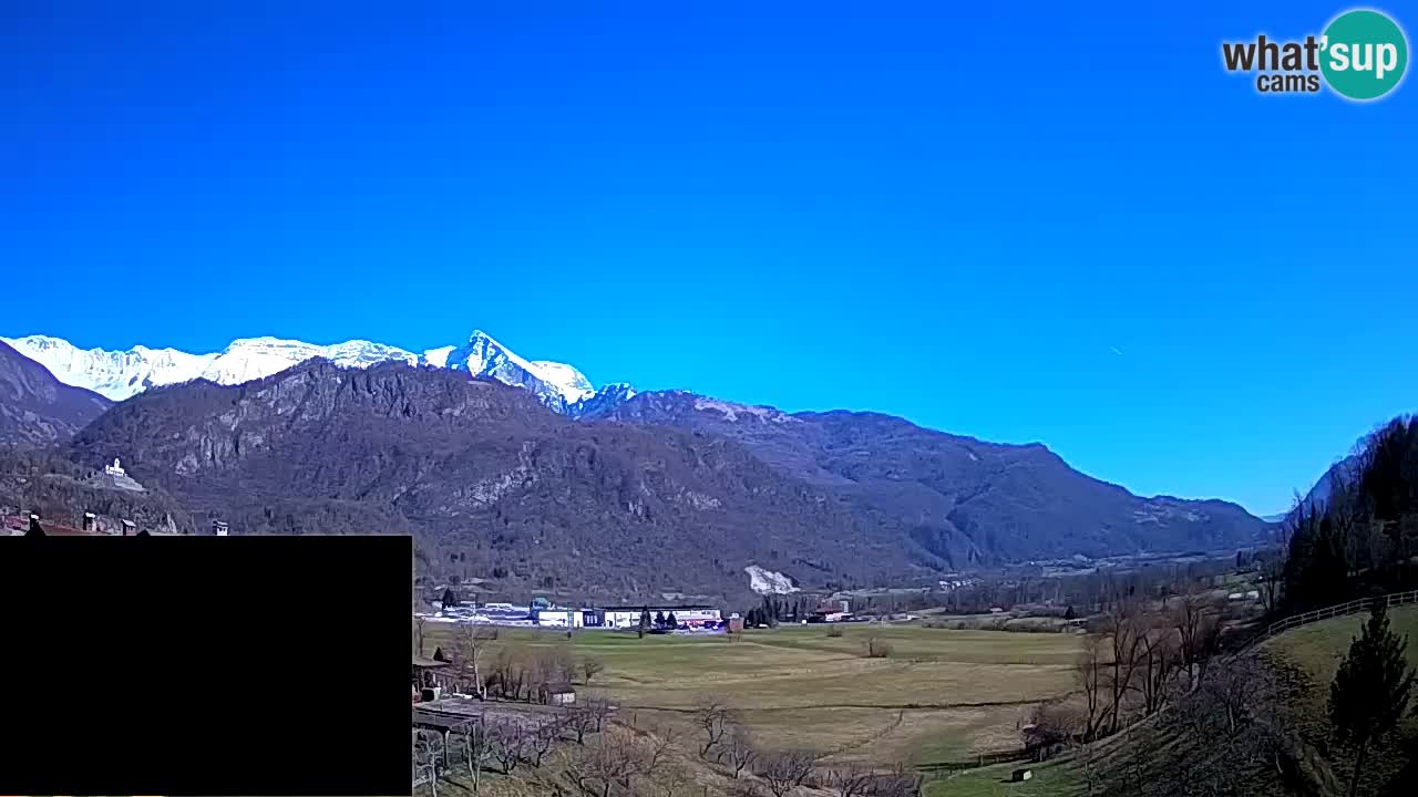 Webcam Kobarid – landing site for sailing paragliders in Kobarid with Ozben takeoff