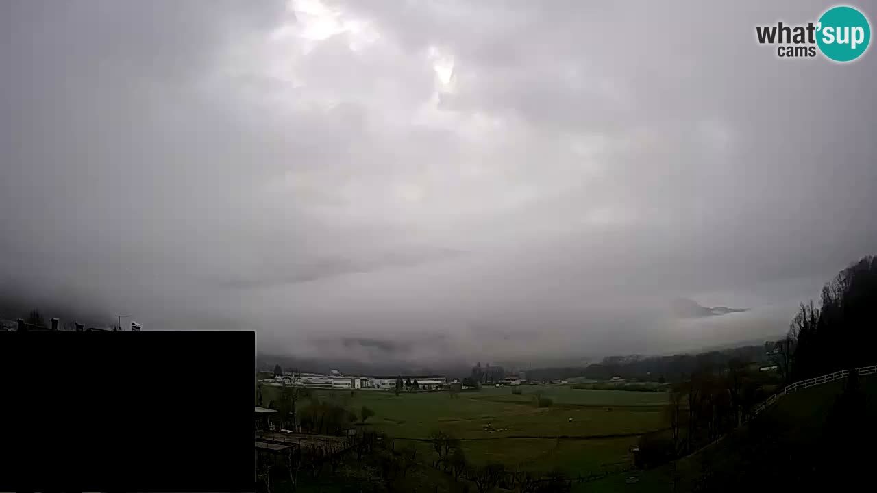 webcam Kobarid – landing site for sailing paragliders in Kobarid with Ozben takeoff