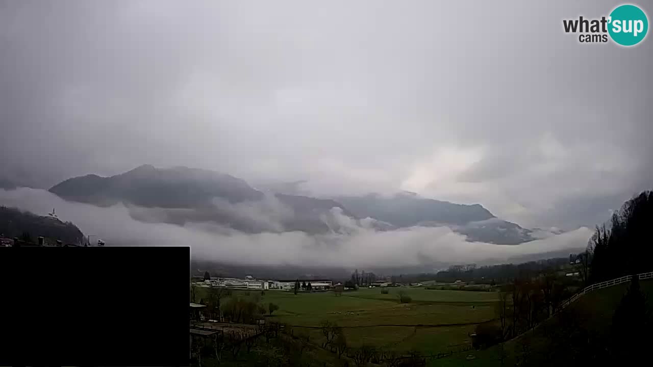 webcam Kobarid – landing site for sailing paragliders in Kobarid with Ozben takeoff