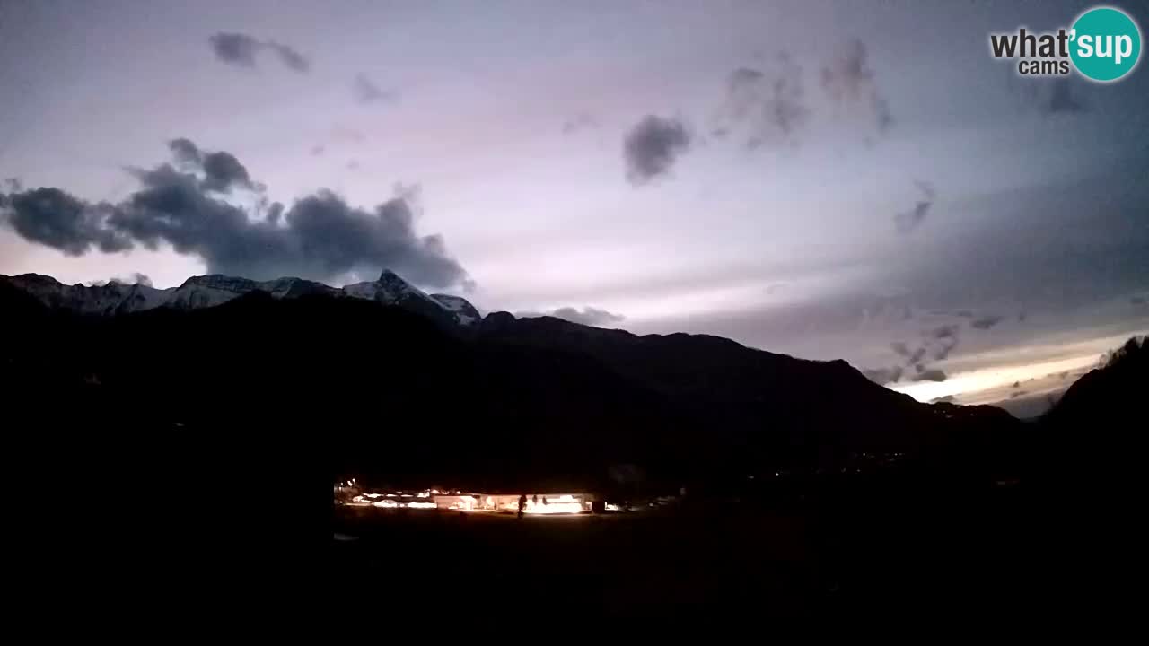 Web kamera Kobarid – slijetanje padobranom – Ozben
