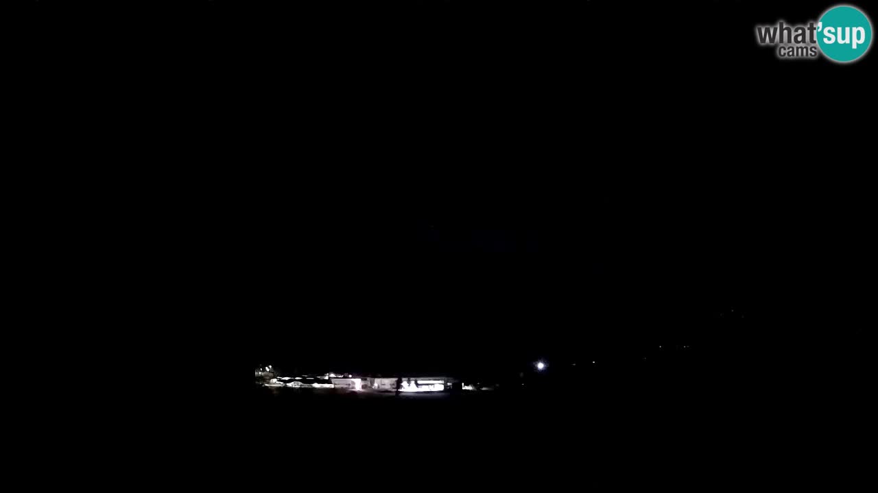 webcam Kobarid – landing site for sailing paragliders in Kobarid with Ozben takeoff