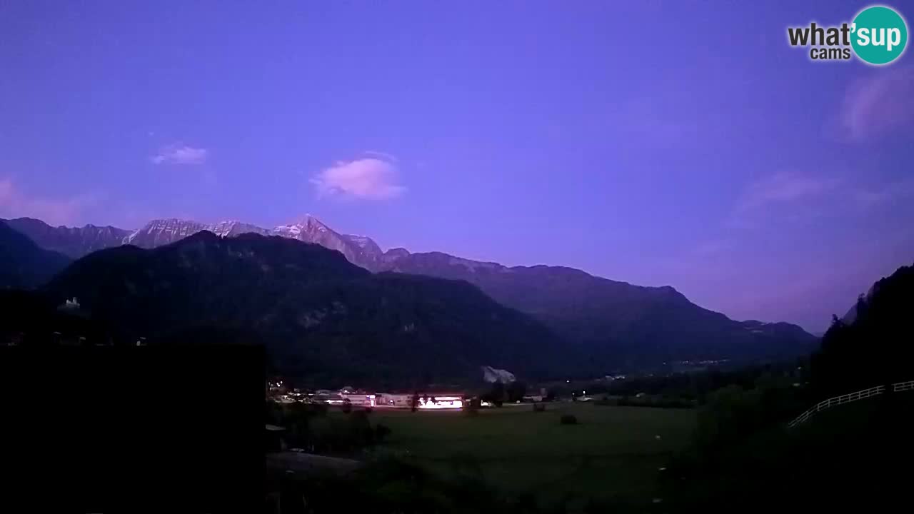 Webcam Kobarid – landing site for sailing paragliders in Kobarid with Ozben takeoff