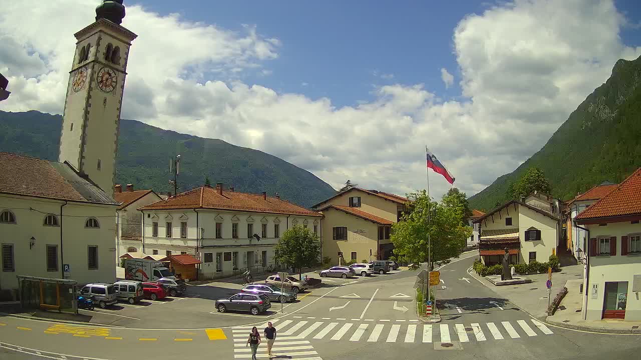 Spletna kamera Kobarid center mesta – dolina Soče – Slovenija