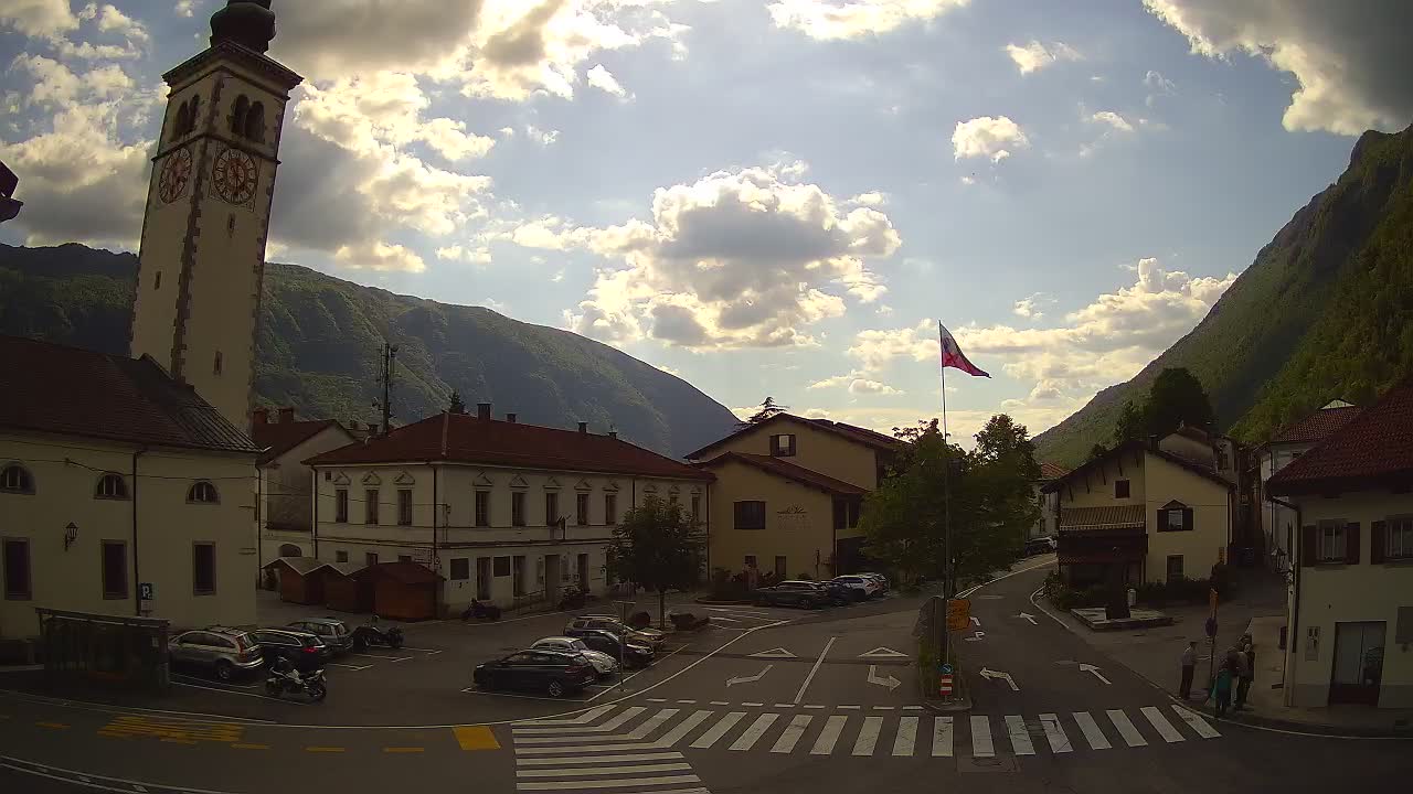 Cámara web en vivo Centro de la ciudad de Kobarid – Valle de Soča – Eslovenia