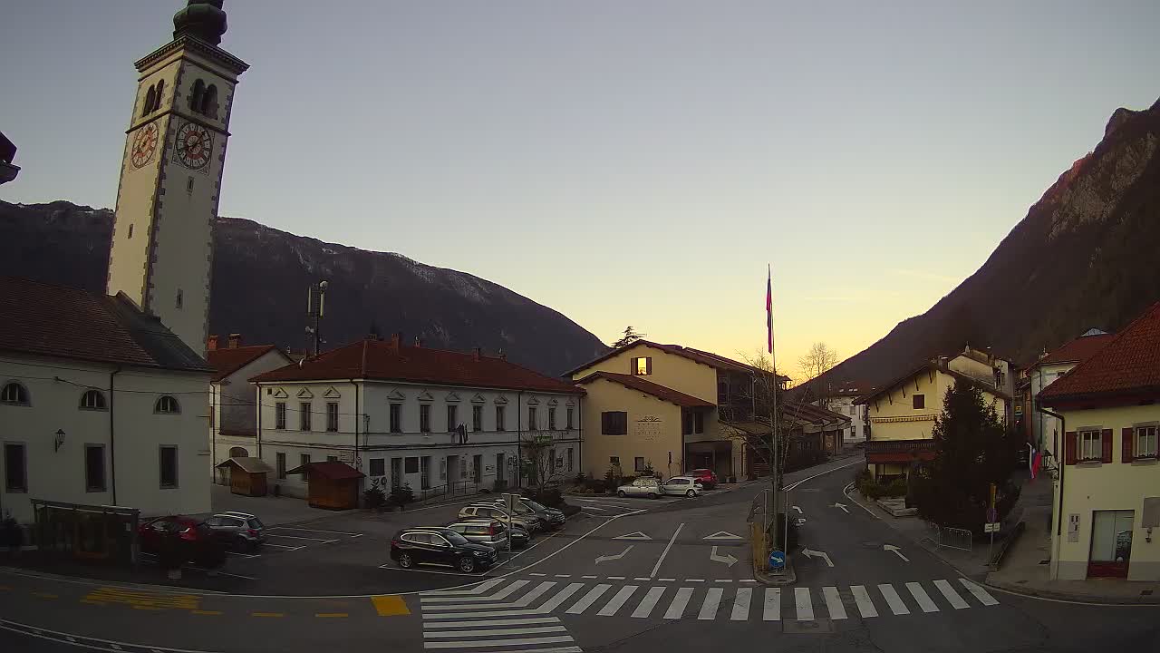 Spletna kamera Kobarid center mesta – dolina Soče – Slovenija