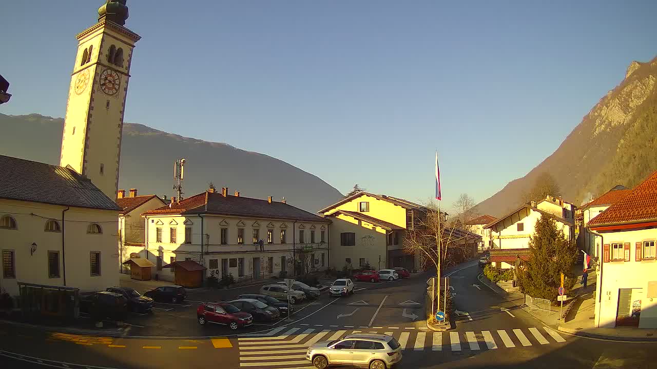 Spletna kamera Kobarid center mesta – dolina Soče – Slovenija