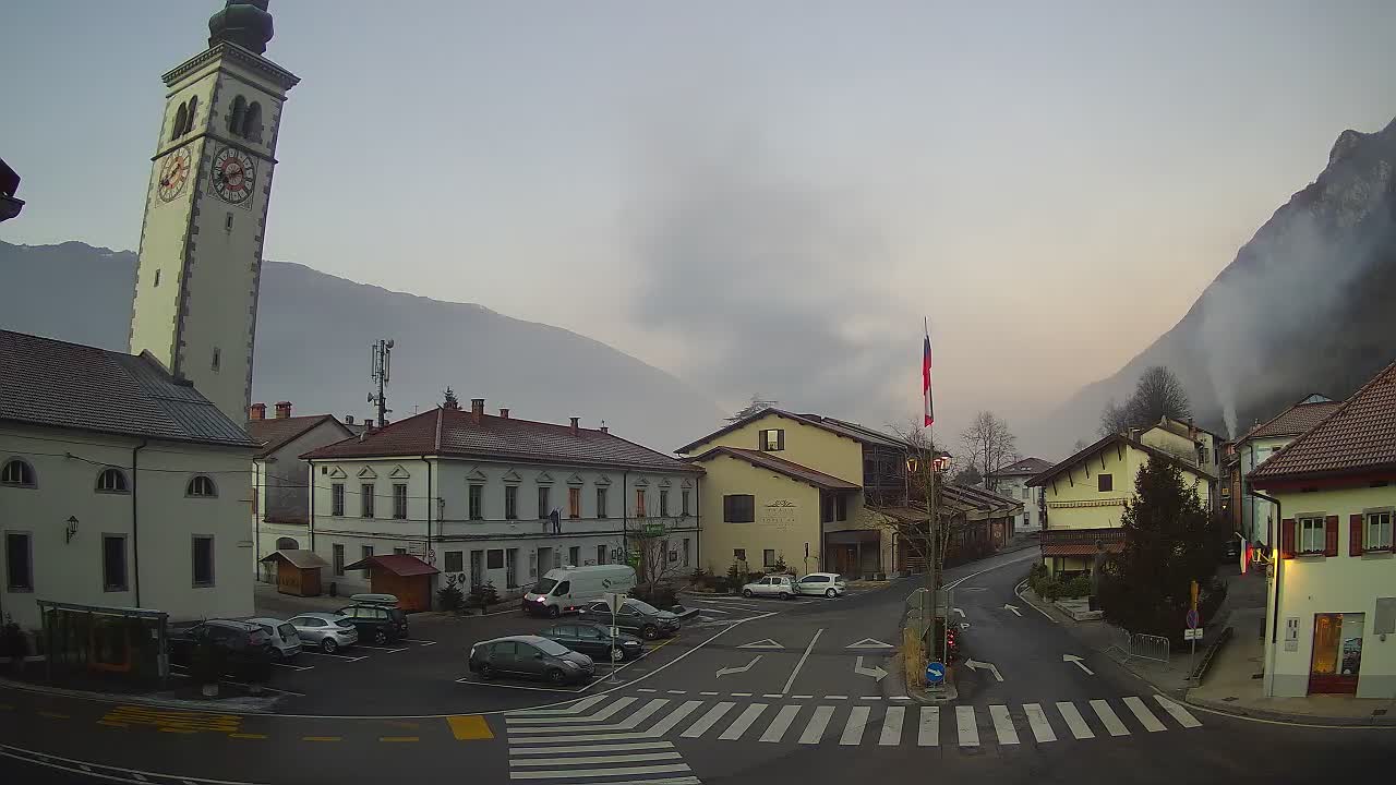 Spletna kamera Kobarid center mesta – dolina Soče – Slovenija