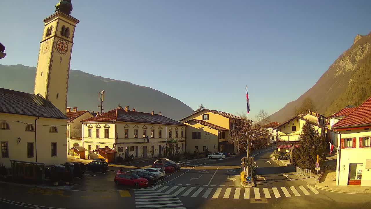 Spletna kamera Kobarid center mesta – dolina Soče – Slovenija