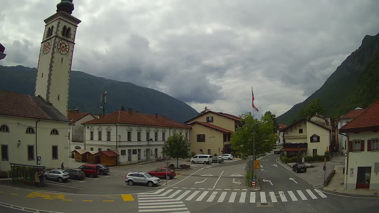 Web kamera uživo Centar grada Kobarida – dolina Soče – Slovenija