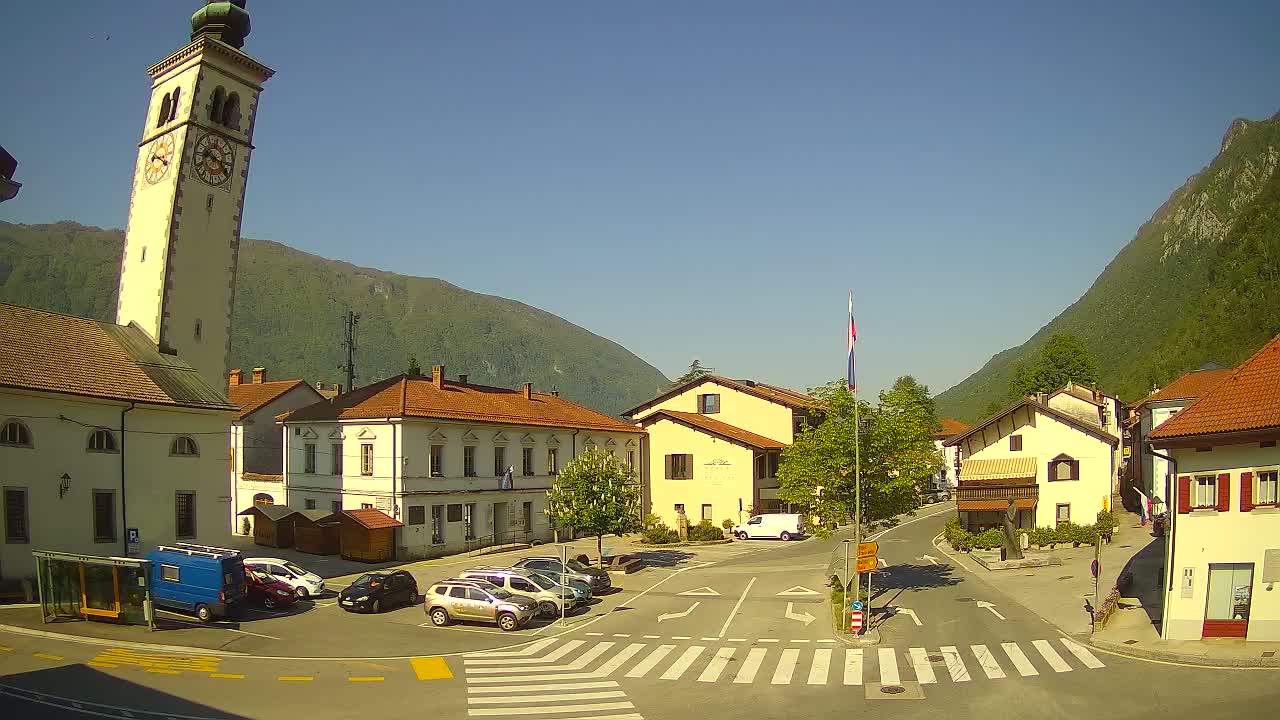 Spletna kamera Kobarid center mesta – dolina Soče – Slovenija