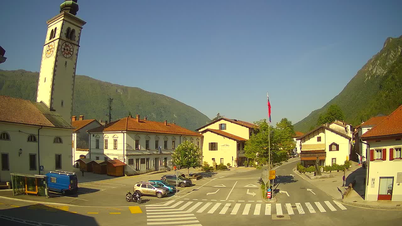 Spletna kamera Kobarid center mesta – dolina Soče – Slovenija