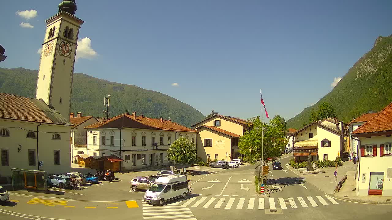 Web kamera uživo Centar grada Kobarida – dolina Soče – Slovenija