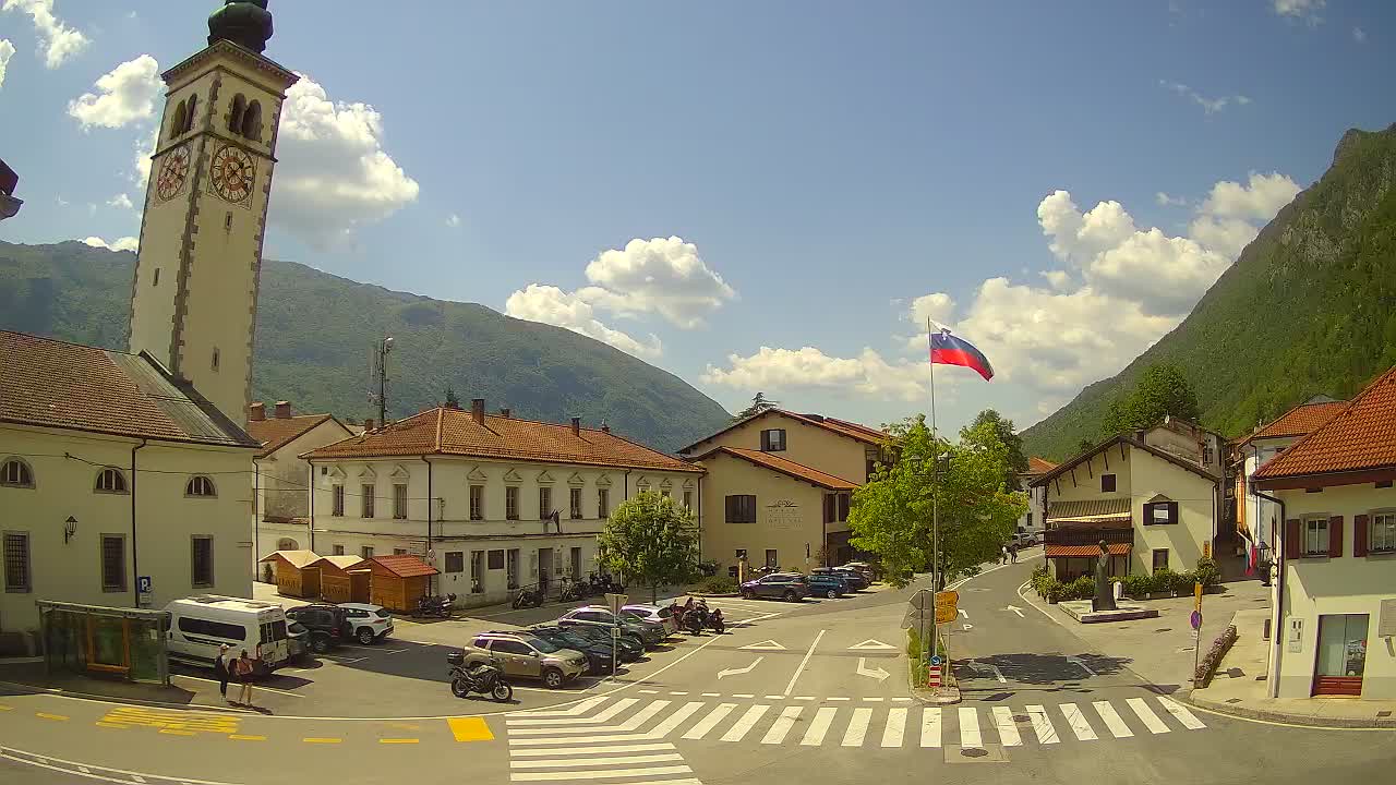 Spletna kamera Kobarid center mesta – dolina Soče – Slovenija