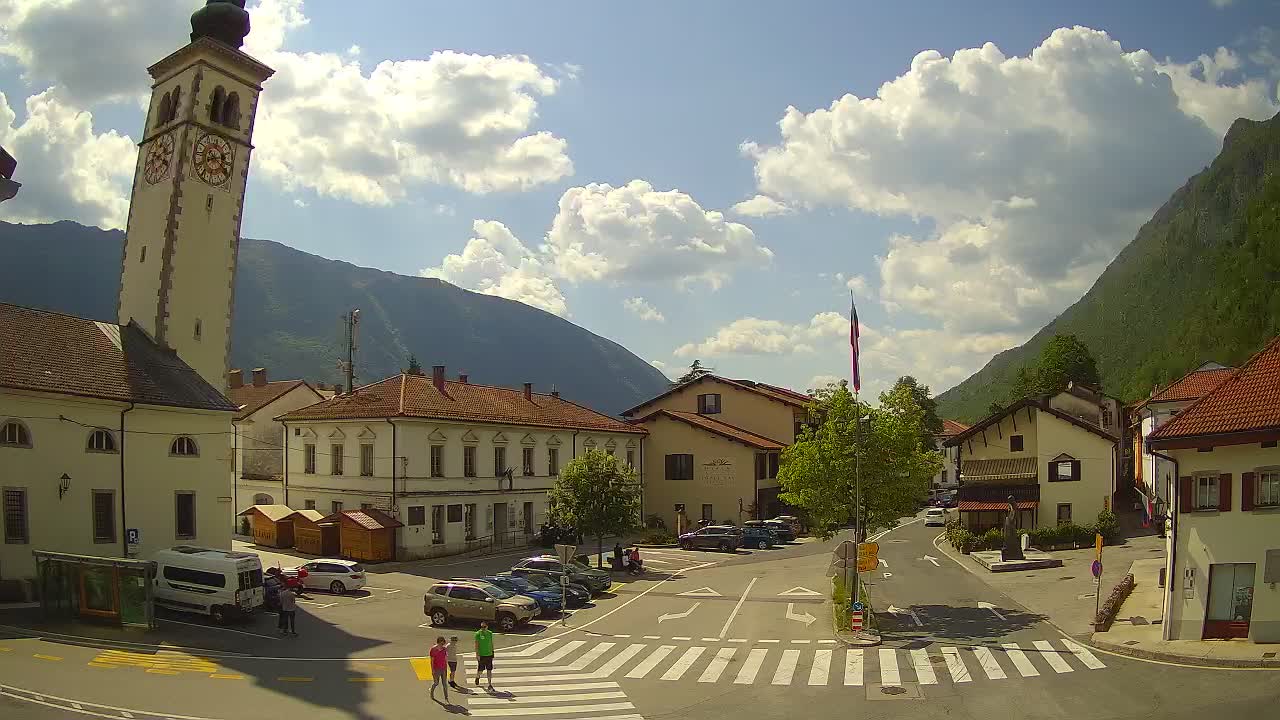 Spletna kamera Kobarid center mesta – dolina Soče – Slovenija
