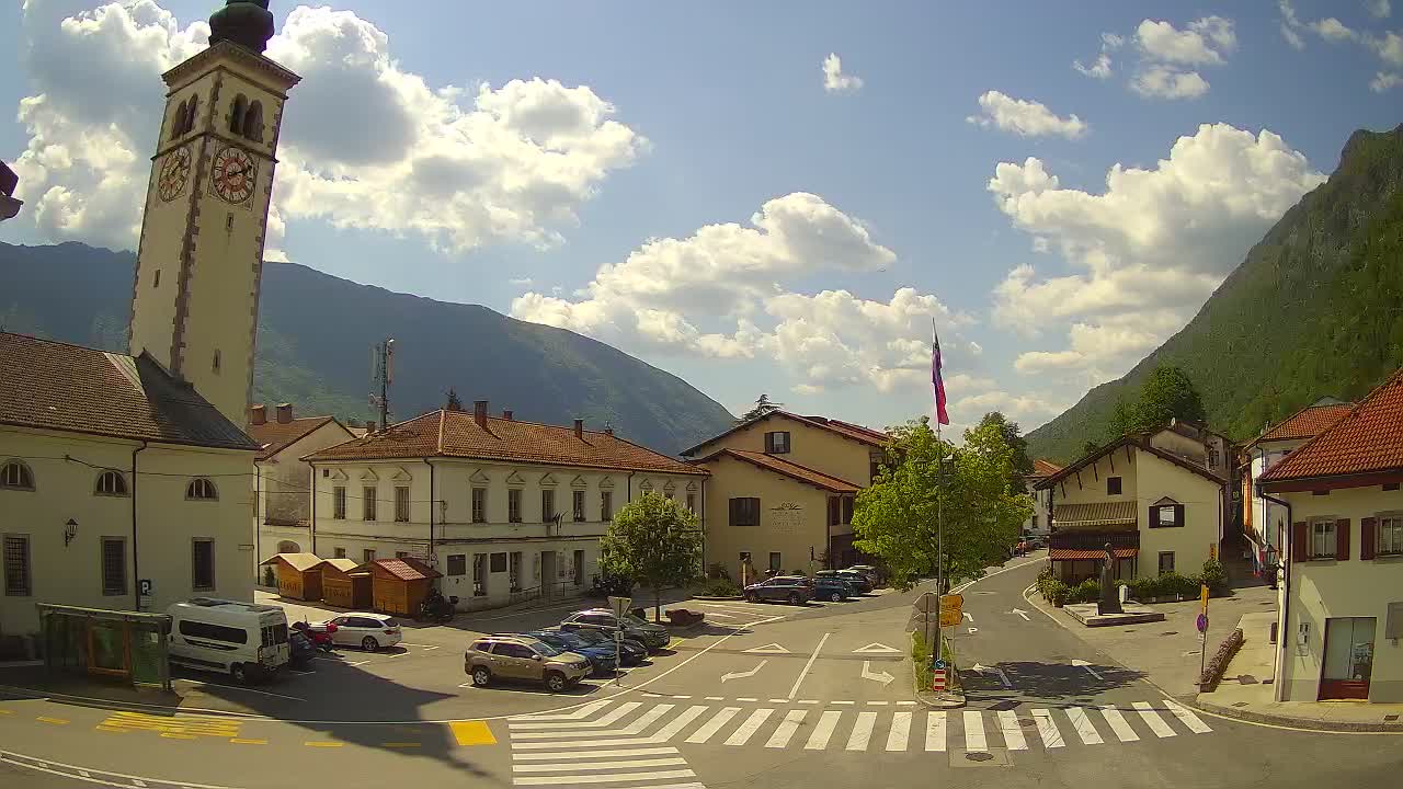 Spletna kamera Kobarid center mesta – dolina Soče – Slovenija