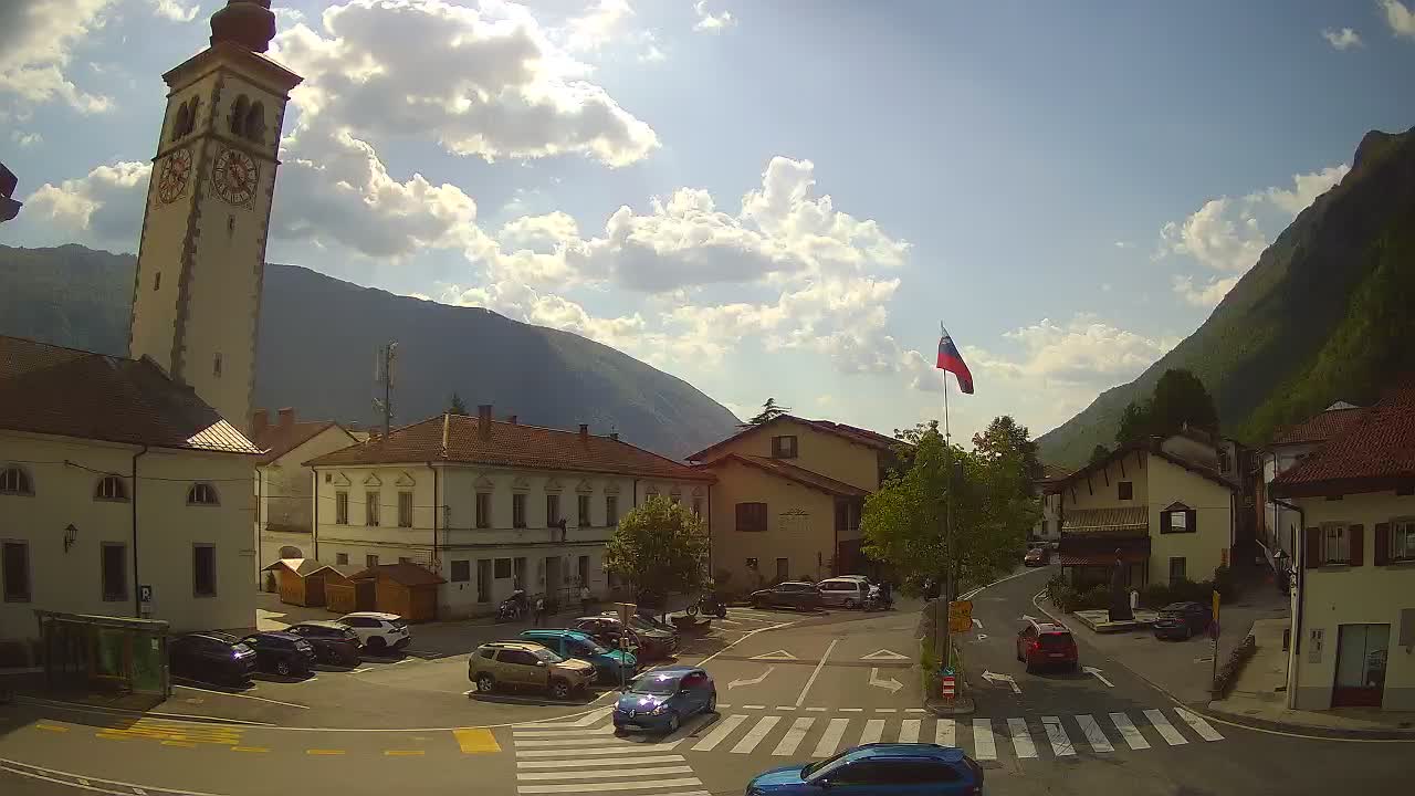 Web kamera uživo Centar grada Kobarida – dolina Soče – Slovenija