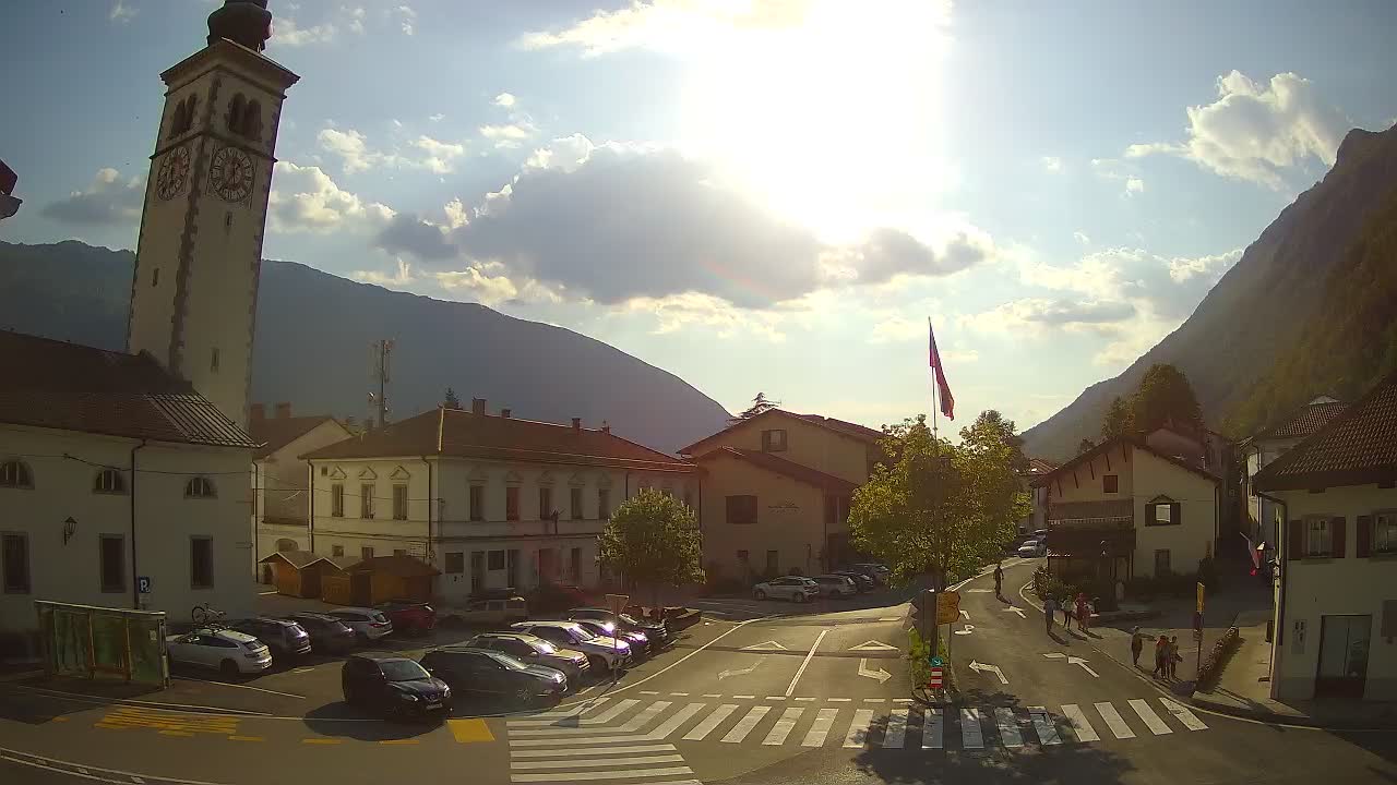 Spletna kamera Kobarid center mesta – dolina Soče – Slovenija