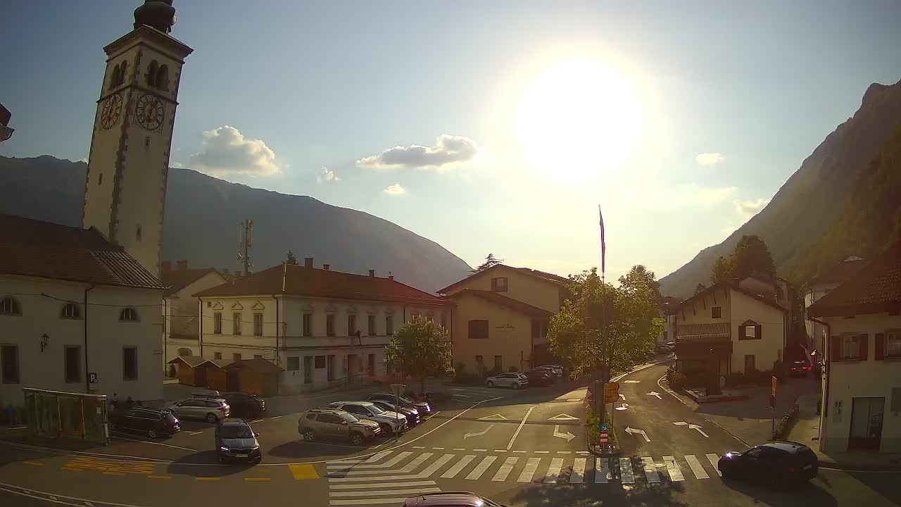Spletna kamera Kobarid center mesta – dolina Soče – Slovenija