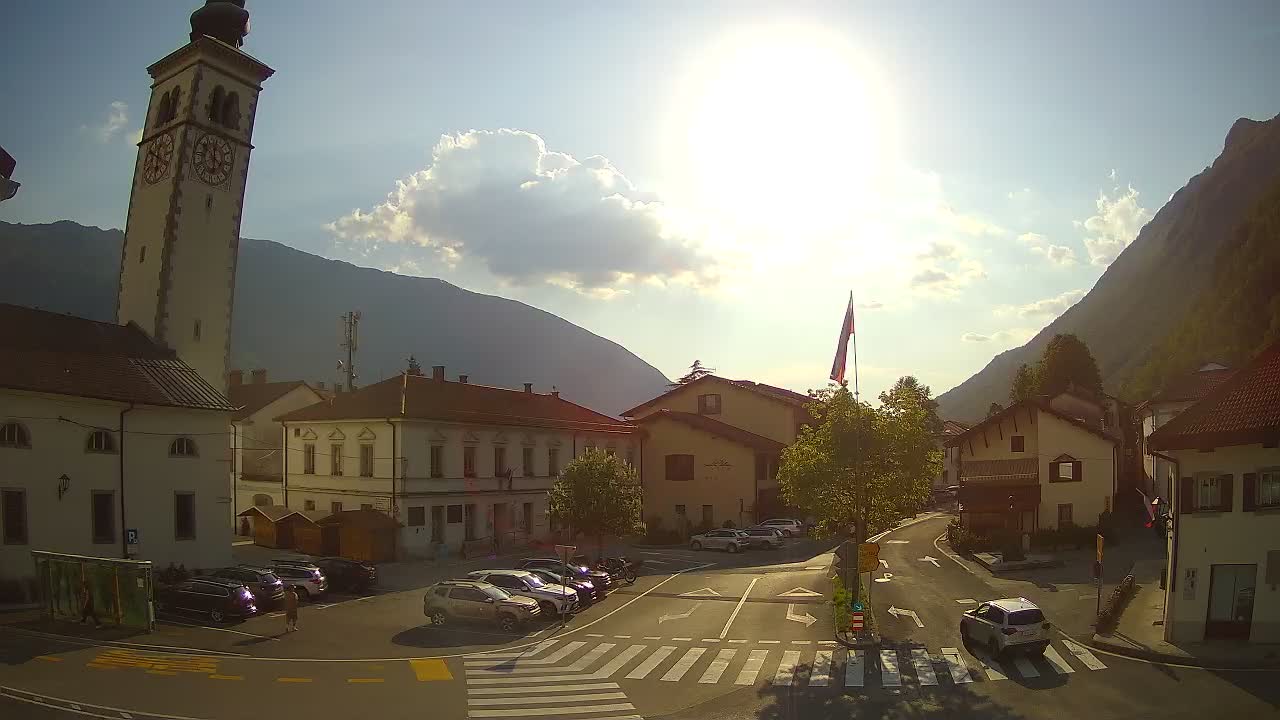 Spletna kamera Kobarid center mesta – dolina Soče – Slovenija