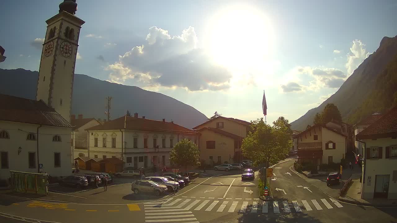Web kamera uživo Centar grada Kobarida – dolina Soče – Slovenija