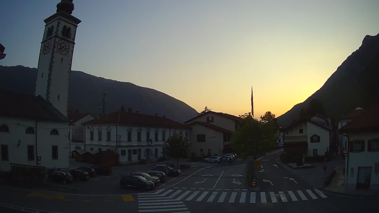 Spletna kamera Kobarid center mesta – dolina Soče – Slovenija
