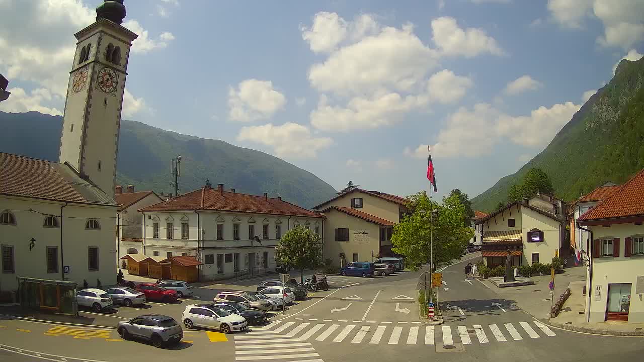 Spletna kamera Kobarid center mesta – dolina Soče – Slovenija