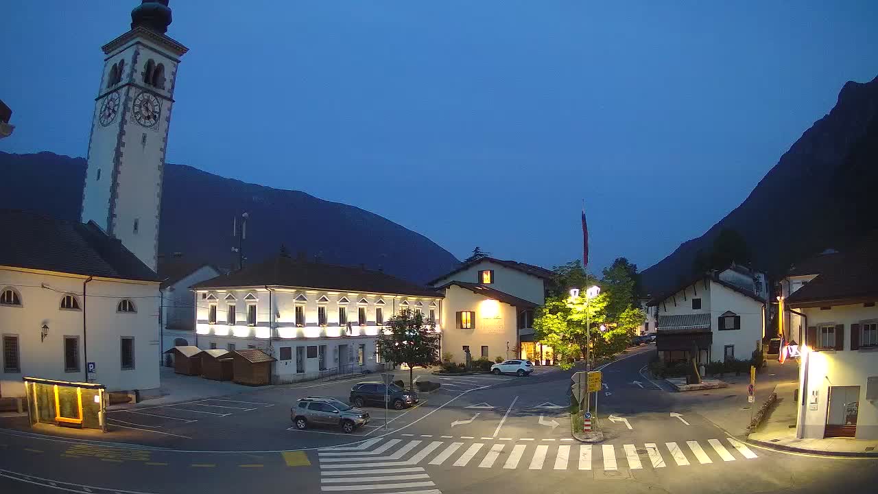 Spletna kamera Kobarid center mesta – dolina Soče – Slovenija