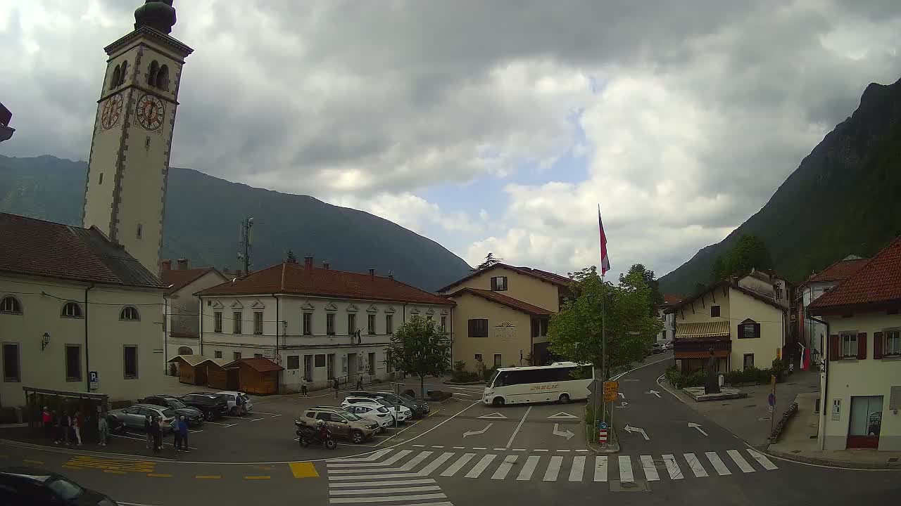 Web kamera uživo Centar grada Kobarida – dolina Soče – Slovenija