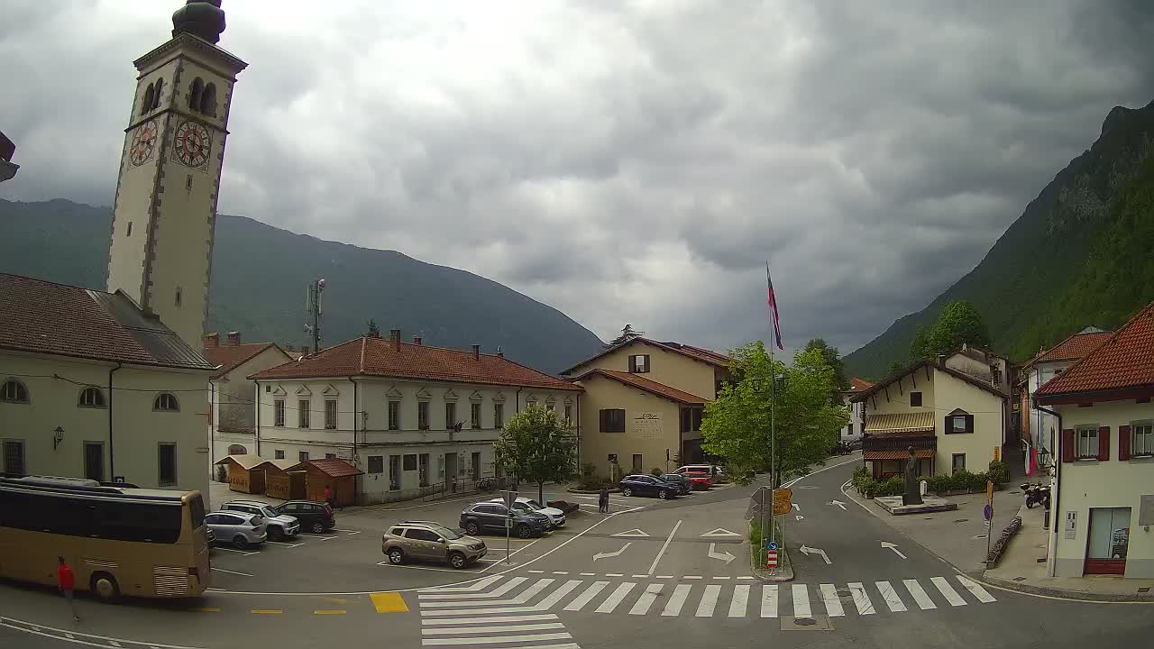 Spletna kamera Kobarid center mesta – dolina Soče – Slovenija