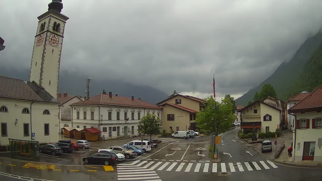 Spletna kamera Kobarid center mesta – dolina Soče – Slovenija