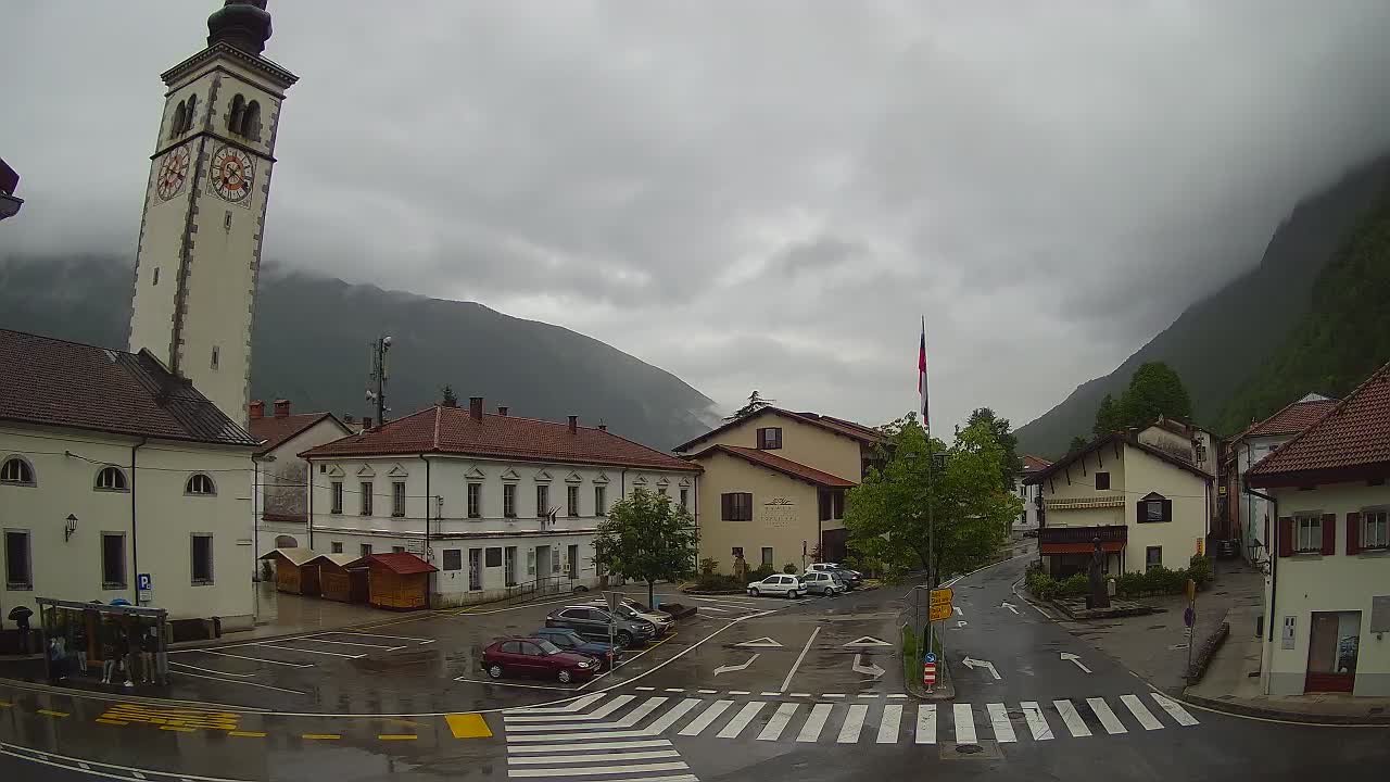 Spletna kamera Kobarid center mesta – dolina Soče – Slovenija
