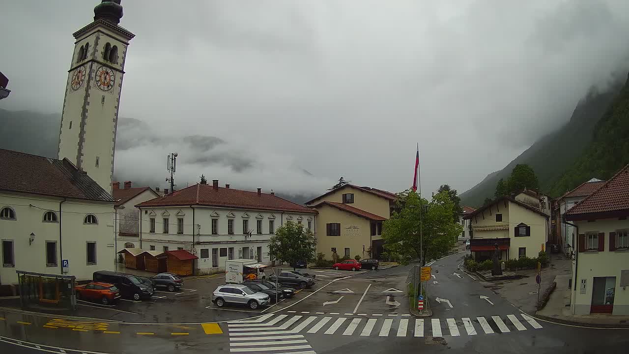 Spletna kamera Kobarid center mesta – dolina Soče – Slovenija