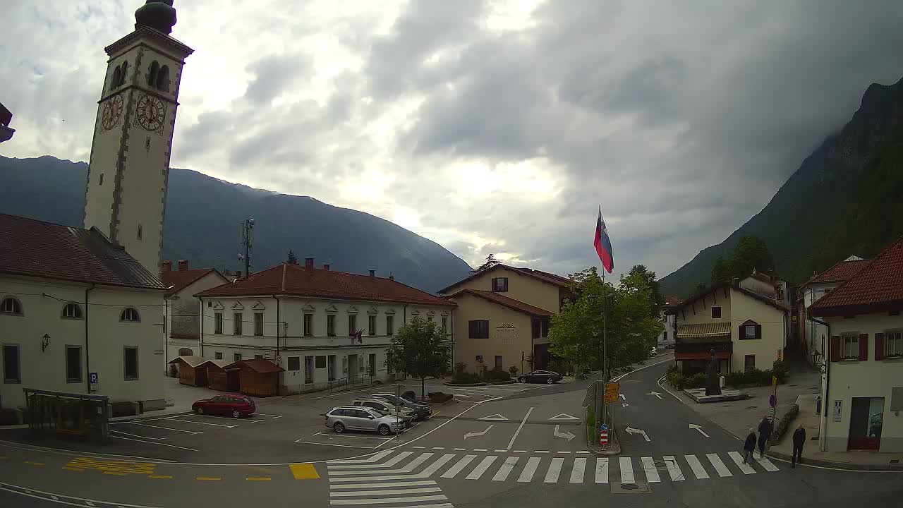 Spletna kamera Kobarid center mesta – dolina Soče – Slovenija