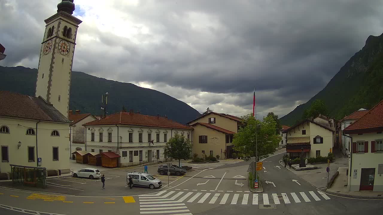 Spletna kamera Kobarid center mesta – dolina Soče – Slovenija