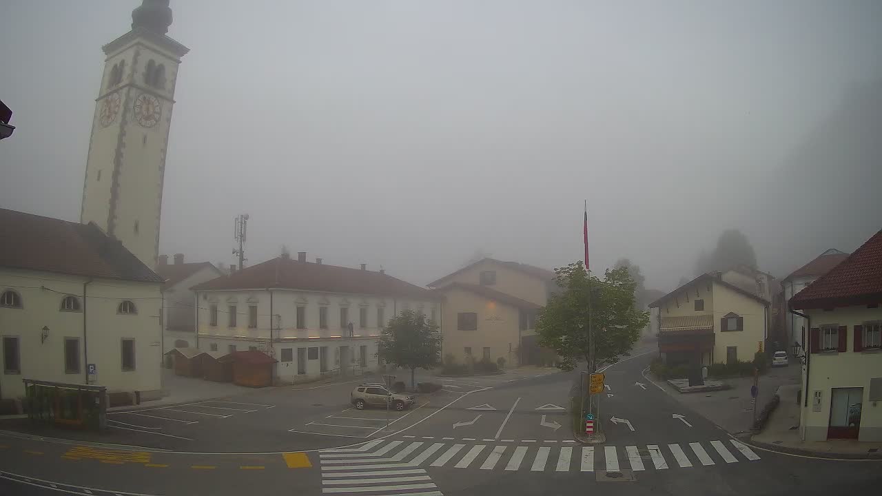 Spletna kamera Kobarid center mesta – dolina Soče – Slovenija