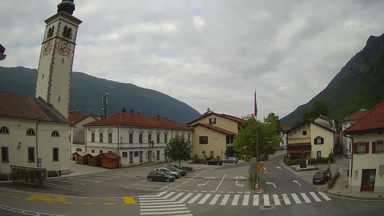 Spletna kamera Kobarid center mesta – dolina Soče – Slovenija
