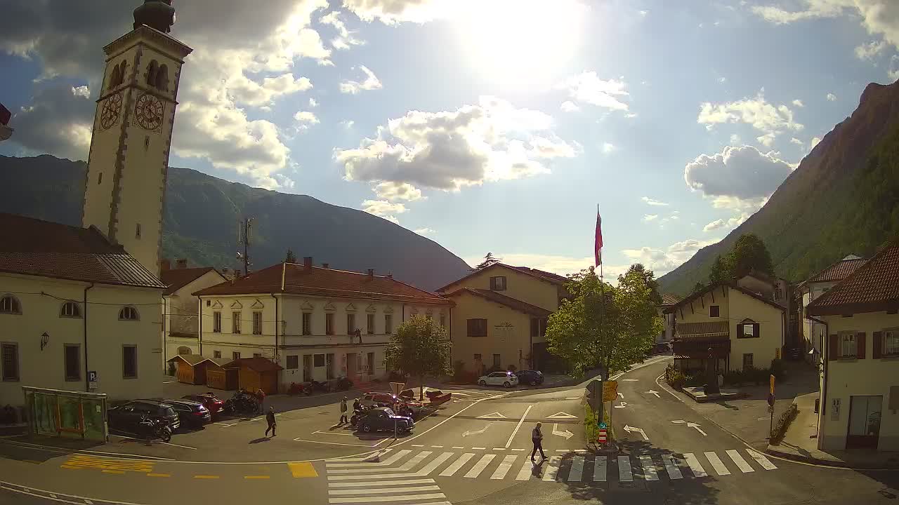 Spletna kamera Kobarid center mesta – dolina Soče – Slovenija