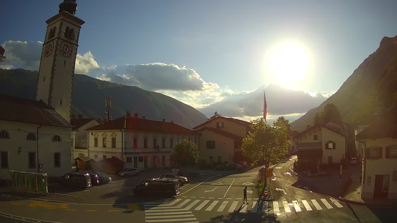 Spletna kamera Kobarid center mesta – dolina Soče – Slovenija