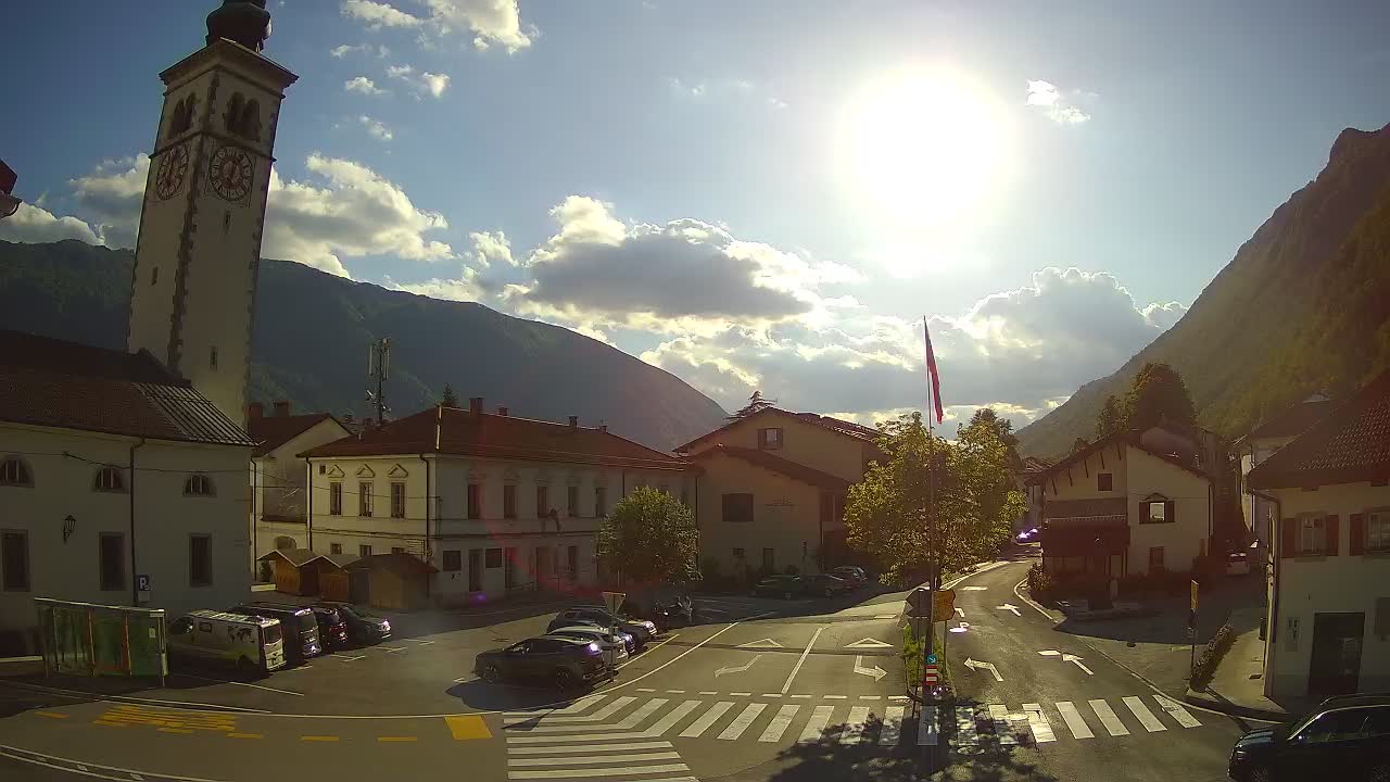 Web kamera uživo Centar grada Kobarida – dolina Soče – Slovenija