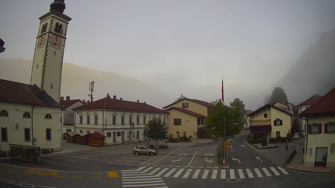 Spletna kamera Kobarid center mesta – dolina Soče – Slovenija