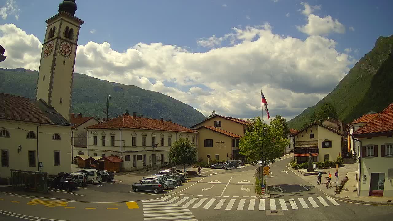 Cámara web en vivo Centro de la ciudad de Kobarid – Valle de Soča – Eslovenia