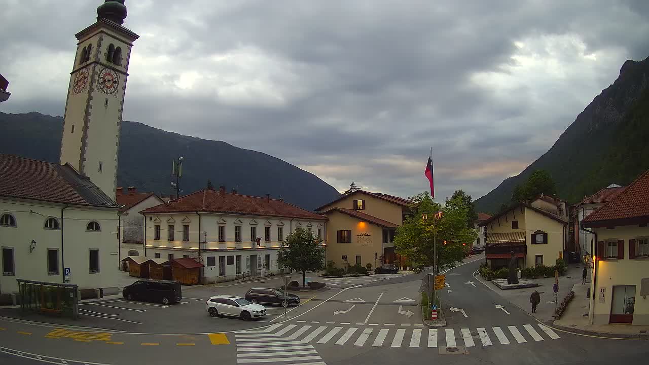 Spletna kamera Kobarid center mesta – dolina Soče – Slovenija