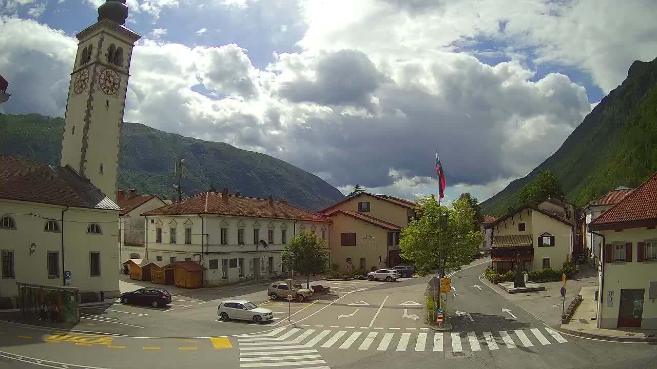 Spletna kamera Kobarid center mesta – dolina Soče – Slovenija